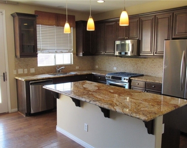 10610 Soaring Palm Street - Photo Thumbnail 9