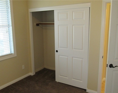 10610 Soaring Palm Street - Photo Thumbnail 24