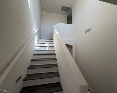 9250 Hollander Avenue - Photo Thumbnail 15