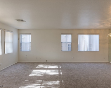 98 Glendive Street - Photo Thumbnail 7