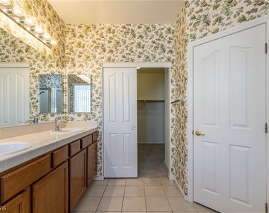 98 Glendive Street - Photo Thumbnail 41