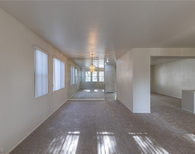 98 Glendive Street - Photo Thumbnail 12