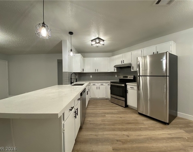 5081 Pioneer Avenue - Photo Thumbnail 4