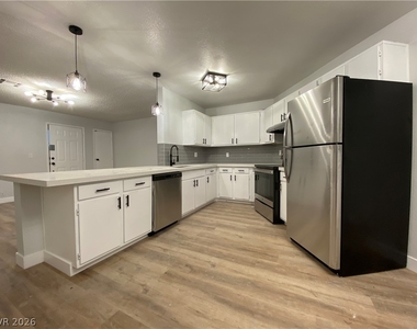 5081 Pioneer Avenue - Photo Thumbnail 5