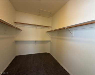 157 Lakewood Garden Drive - Photo Thumbnail 14