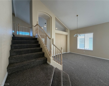 157 Lakewood Garden Drive - Photo Thumbnail 10