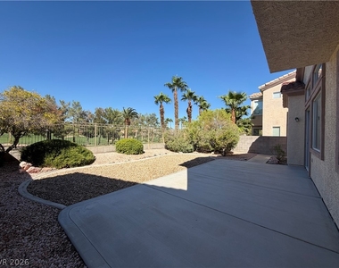 157 Lakewood Garden Drive - Photo Thumbnail 17