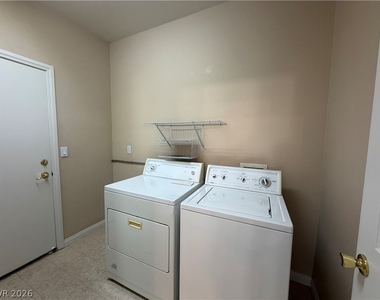 157 Lakewood Garden Drive - Photo Thumbnail 7