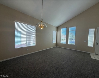 157 Lakewood Garden Drive - Photo Thumbnail 9