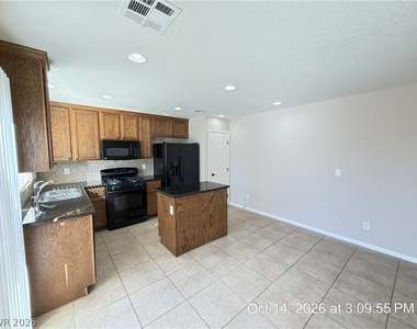 11029 Florence Hills Street - Photo Thumbnail 7