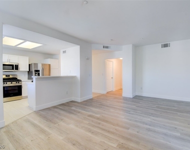 830 Carnegie Street - Photo Thumbnail 4