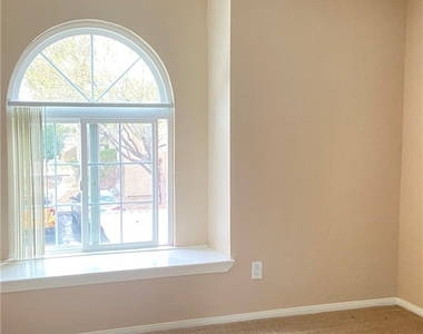 3145 E Flamingo Road - Photo Thumbnail 11