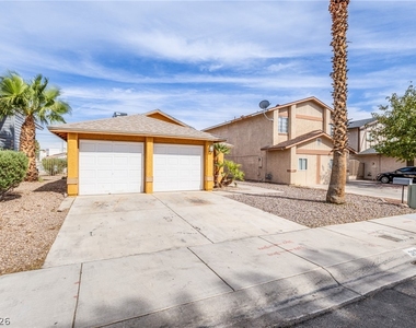 3821 Summer Breeze Circle - Photo Thumbnail 1