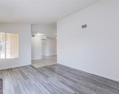 3821 Summer Breeze Circle - Photo Thumbnail 13
