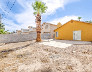 3821 Summer Breeze Circle - Photo Thumbnail 5