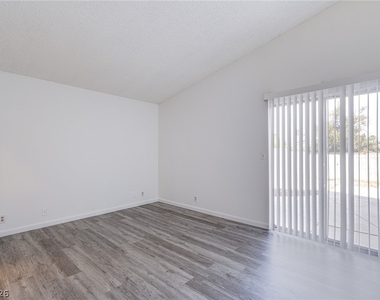 3821 Summer Breeze Circle - Photo Thumbnail 15