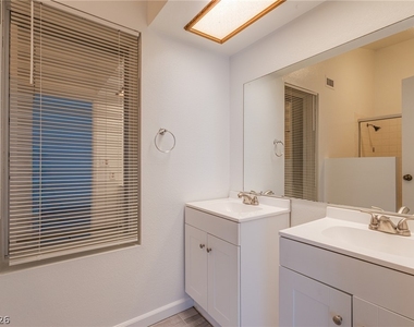 3821 Summer Breeze Circle - Photo Thumbnail 17