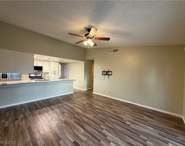 1321 Elsa Way - Photo Thumbnail 12