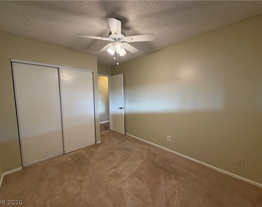 1321 Elsa Way - Photo Thumbnail 16