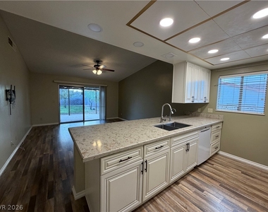 1321 Elsa Way - Photo Thumbnail 11