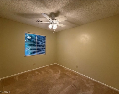 1321 Elsa Way - Photo Thumbnail 21