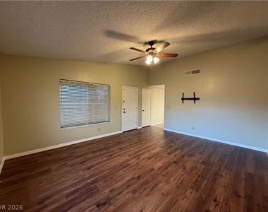 1321 Elsa Way - Photo Thumbnail 7