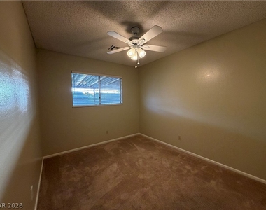 1321 Elsa Way - Photo Thumbnail 15