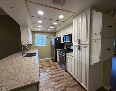 1321 Elsa Way - Photo Thumbnail 9