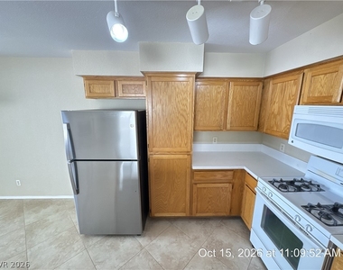 9404 Kayla Court - Photo Thumbnail 7