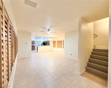 8936 Snowtrack Avenue - Photo Thumbnail 5