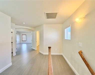 8936 Snowtrack Avenue - Photo Thumbnail 19