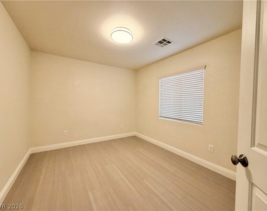 8936 Snowtrack Avenue - Photo Thumbnail 30