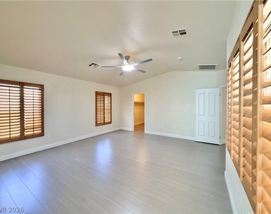 8936 Snowtrack Avenue - Photo Thumbnail 21