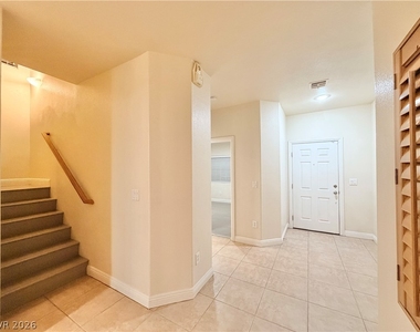8936 Snowtrack Avenue - Photo Thumbnail 14