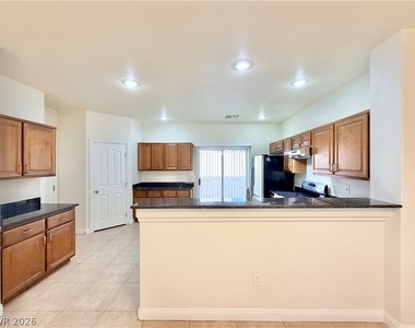 8936 Snowtrack Avenue - Photo Thumbnail 12