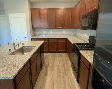 2674 Frabiele Street - Photo Thumbnail 13