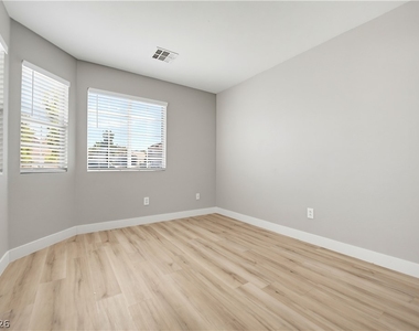 1421 Morning Crescent Street - Photo Thumbnail 4