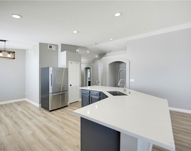 1421 Morning Crescent Street - Photo Thumbnail 13