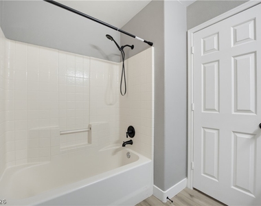1421 Morning Crescent Street - Photo Thumbnail 9