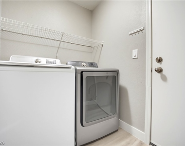 1421 Morning Crescent Street - Photo Thumbnail 10