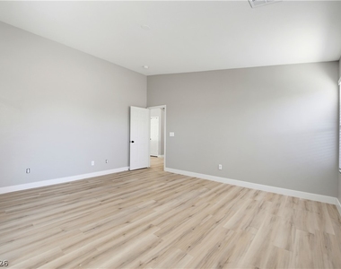 1421 Morning Crescent Street - Photo Thumbnail 26