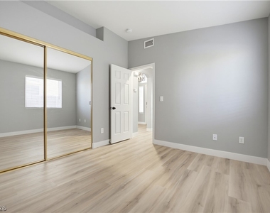 1421 Morning Crescent Street - Photo Thumbnail 7