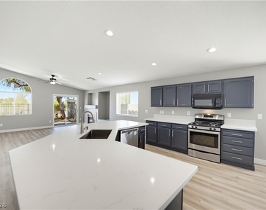 1421 Morning Crescent Street - Photo Thumbnail 12