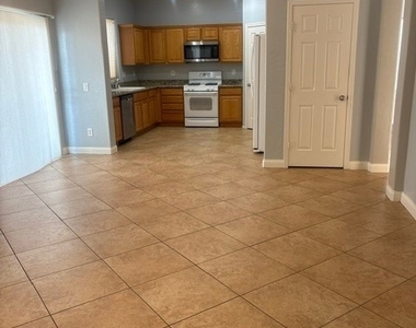 8116 Celina Hills Street - Photo Thumbnail 10