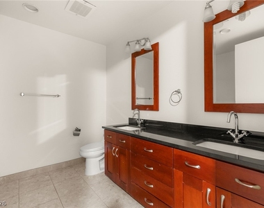 4525 Dean Martin Drive - Photo Thumbnail 33