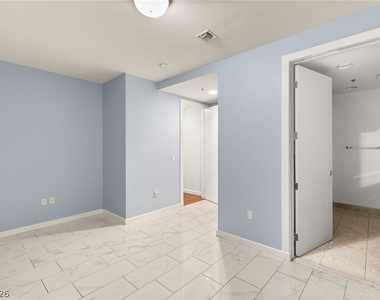 4525 Dean Martin Drive - Photo Thumbnail 31