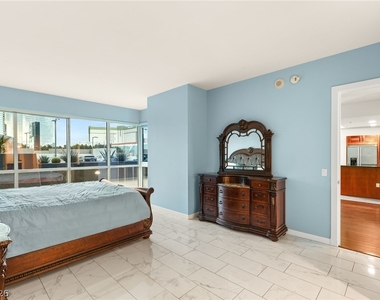 4525 Dean Martin Drive - Photo Thumbnail 19