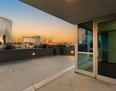 4525 Dean Martin Drive - Photo Thumbnail 35