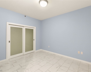 4525 Dean Martin Drive - Photo Thumbnail 34
