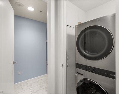 4525 Dean Martin Drive - Photo Thumbnail 27